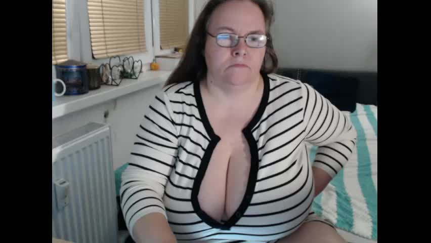 sweetboobs85h Live Sex April 28, 2026