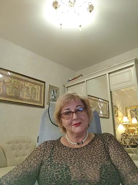 KarinkaSweet Live Sex April 28, 2026