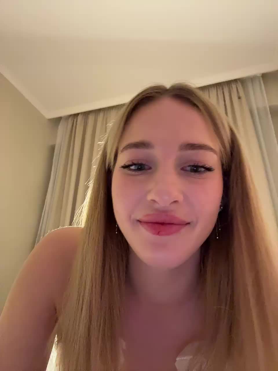 VictoriaBix Live Sex April 28, 2026