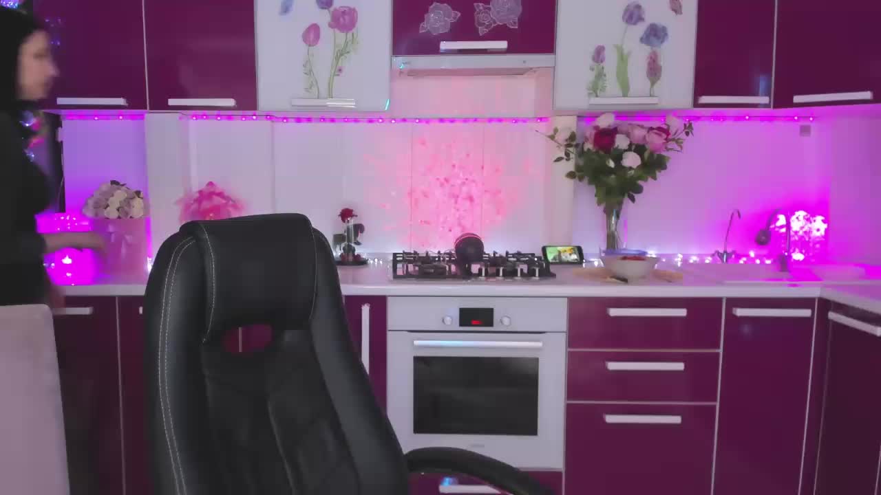 Olivija2020 Live Sex April 28, 2026