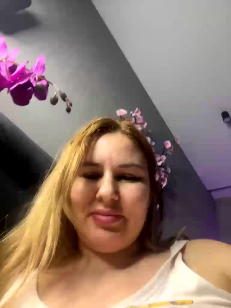 AvaQueen Live Sex April 29, 2026