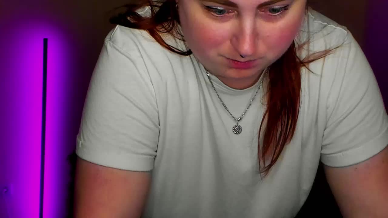 Aliciaredluv Live Sex May 1, 2026