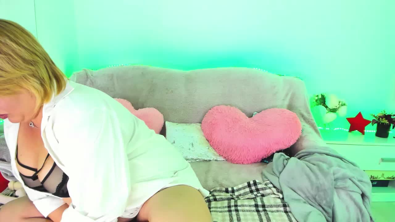 CurlyDream Live Sex May 1, 2026