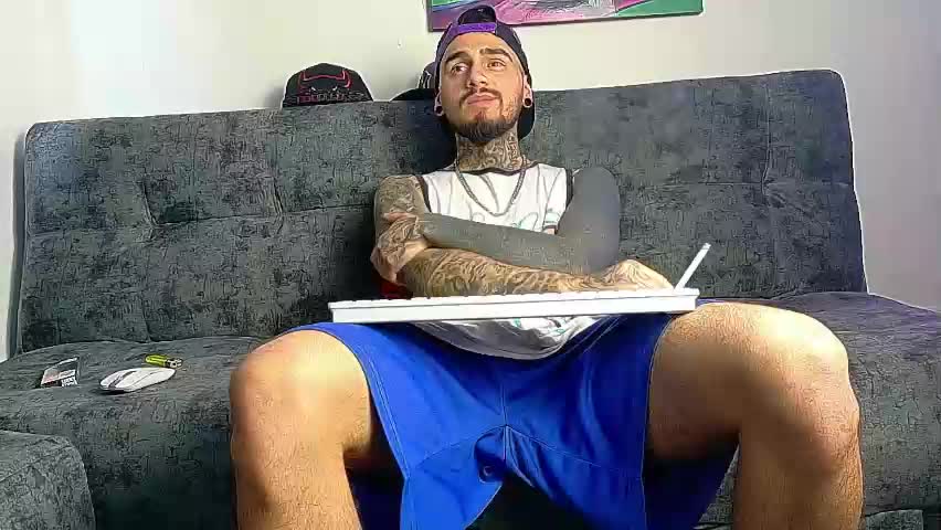 julian_tattoo Live Sex May 1, 2026
