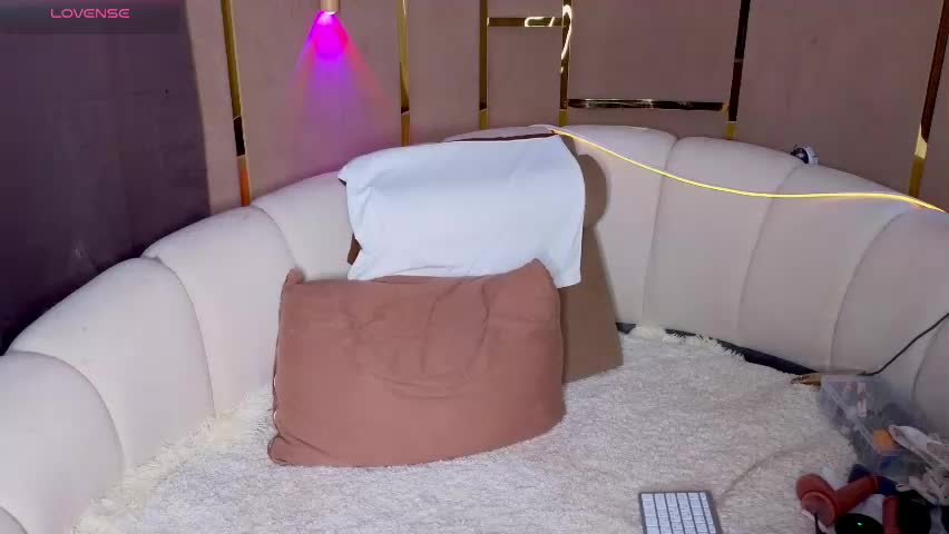 emilytrays Live Sex May 4, 2026