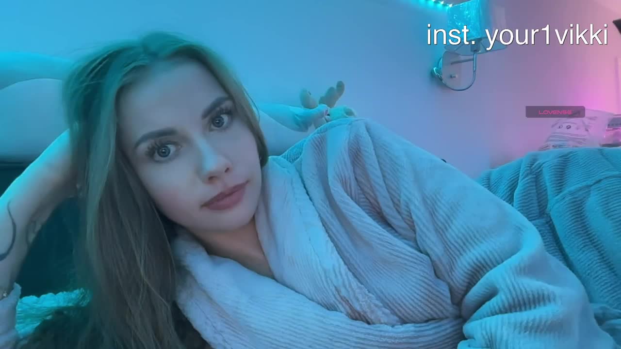 VikkiExtraCheese Live Sex May 4, 2026