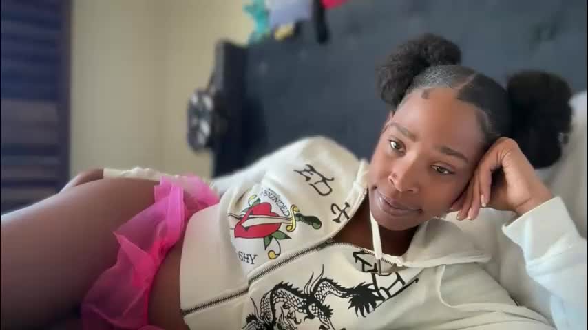 cum2charmxx Live Sex May 4, 2026