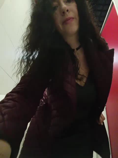 Annanas Live Sex May 4, 2026