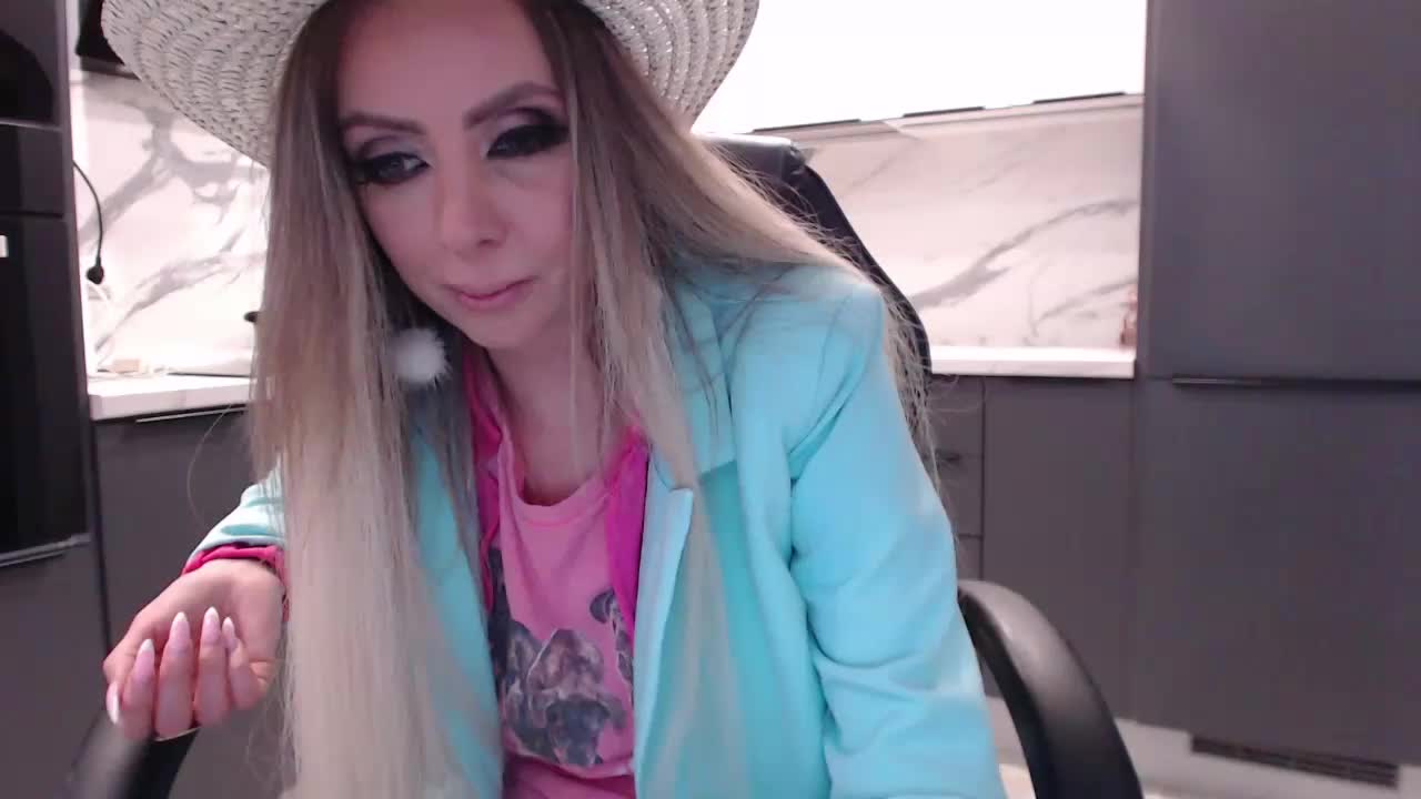 blondalina Live Sex May 5, 2026