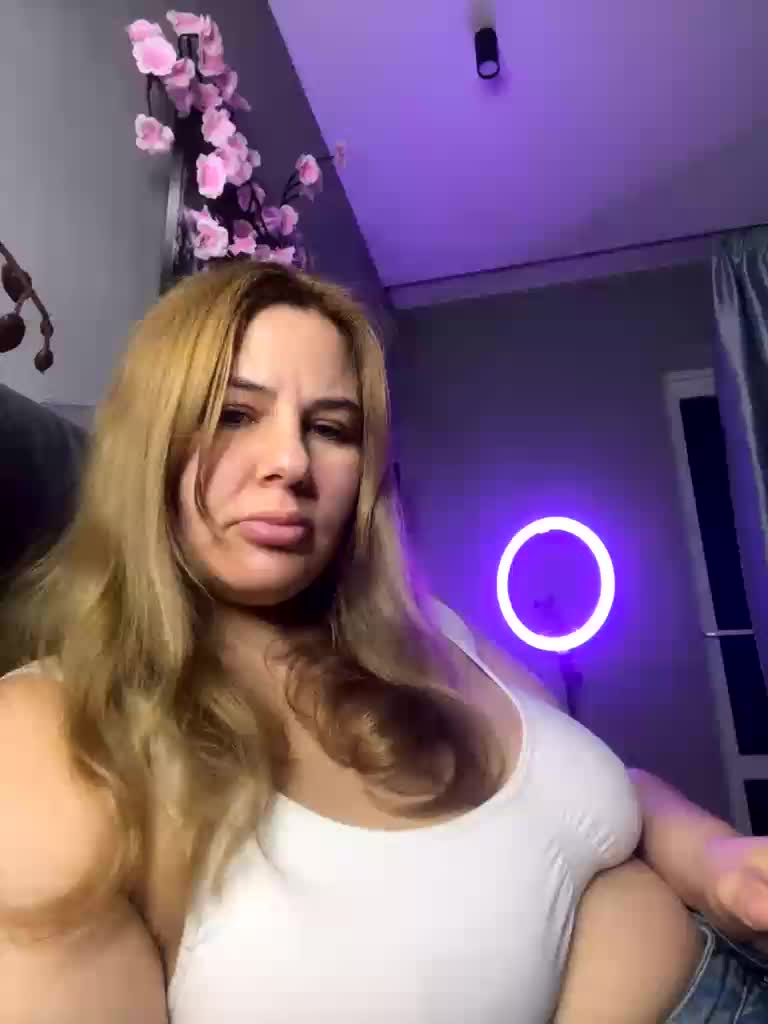 AvaQueen Live Sex May 8, 2026