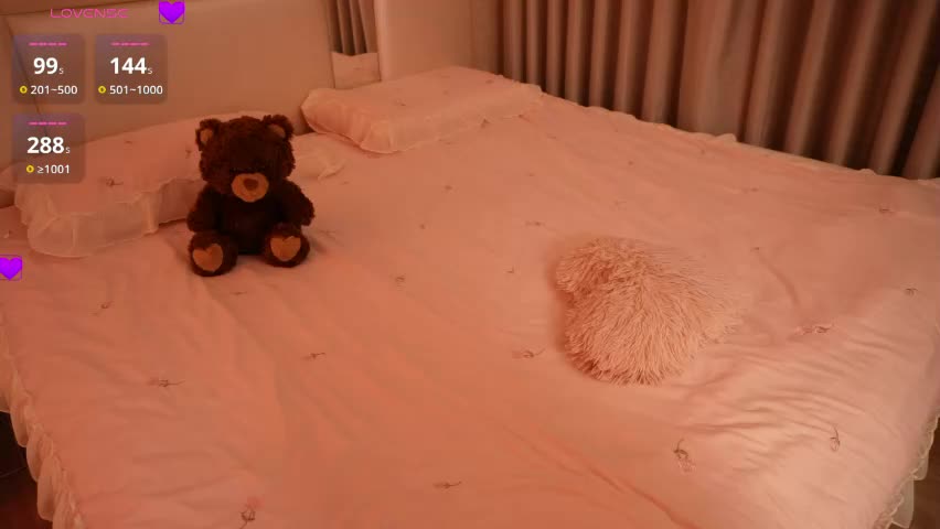 lilly_colins Live Sex May 9, 2026