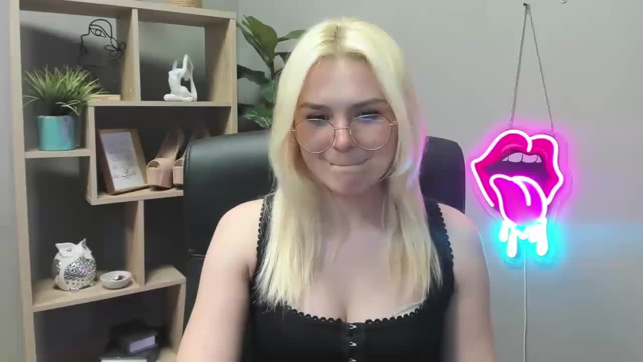 SweetLilyxo Live Sex May 10, 2026