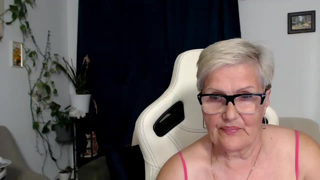 Selenna65 Live Sex May 12, 2026
