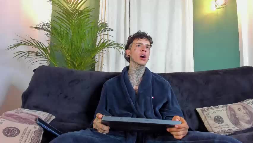 aron_ford Live Sex May 12, 2026