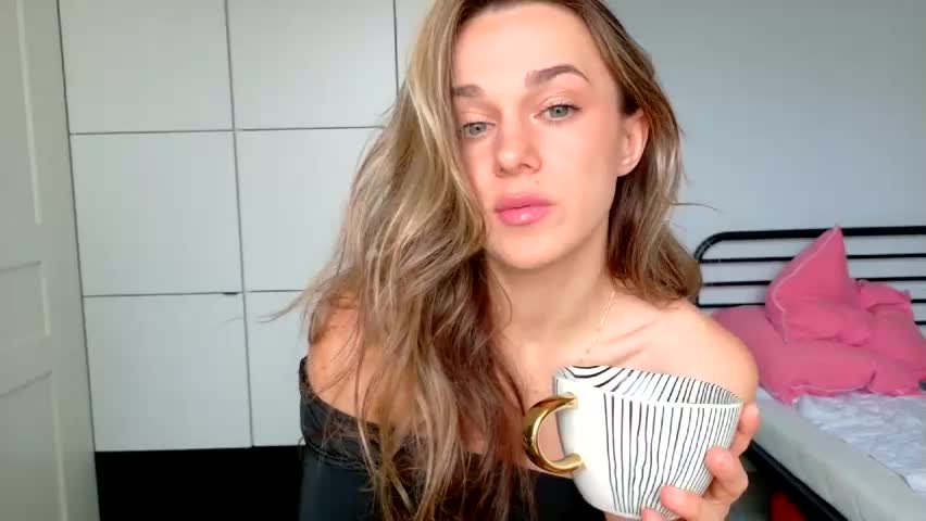 mmminnie Live Sex May 13, 2026