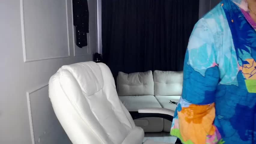 emmmam Live Sex May 16, 2026