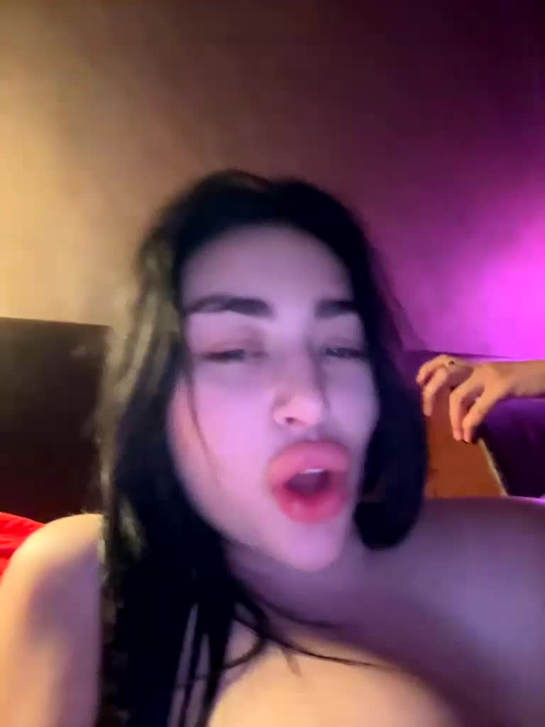 Kikidiki200 Live Sex May 17, 2026