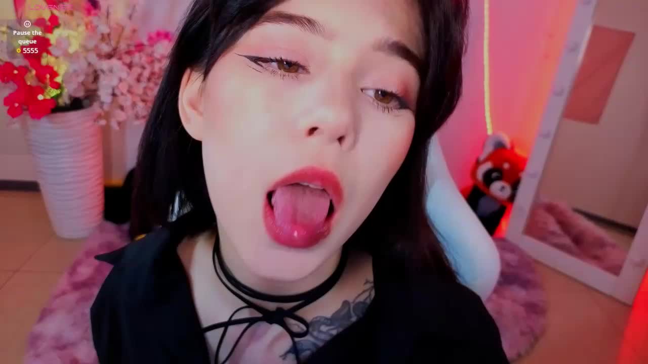 CoralineJones Live Sex May 18, 2026