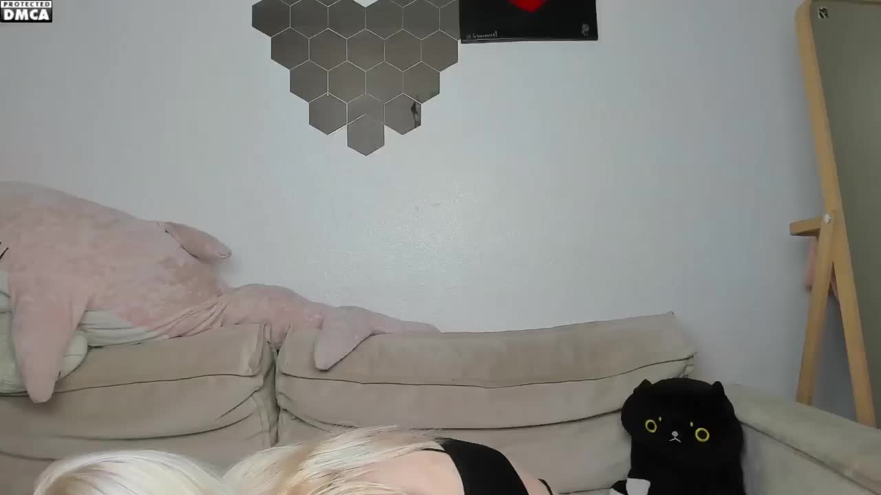 daeneryy Live Sex May 19, 2026