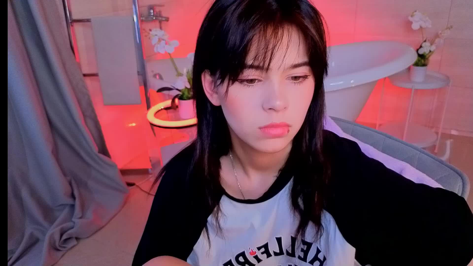 CoralineJones Live Sex May 21, 2026