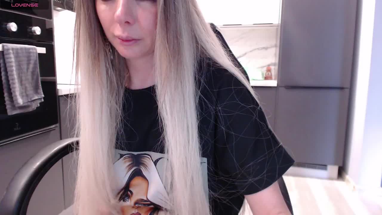 blondalina Live Sex May 21, 2026