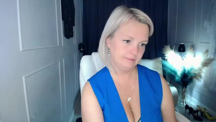 emmmam Live Sex May 23, 2026