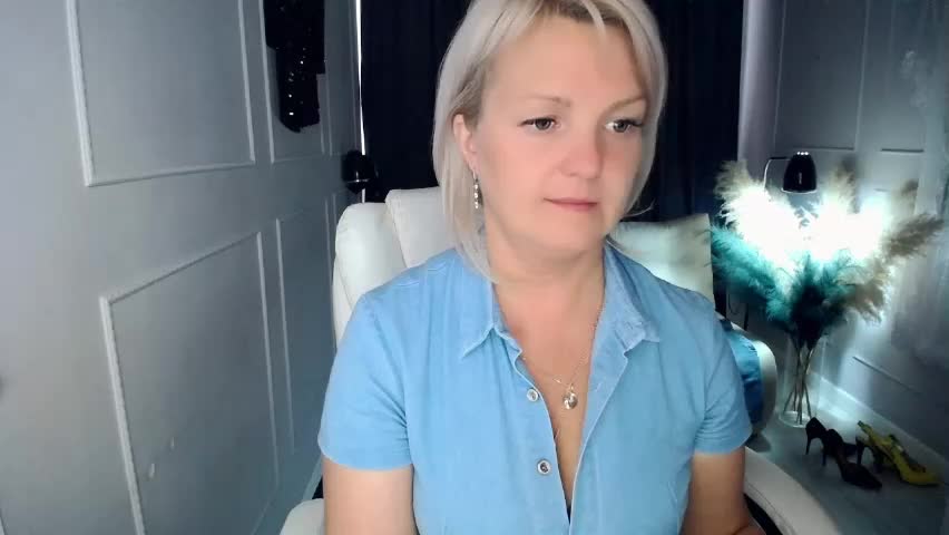 emmmam Live Sex May 23, 2026