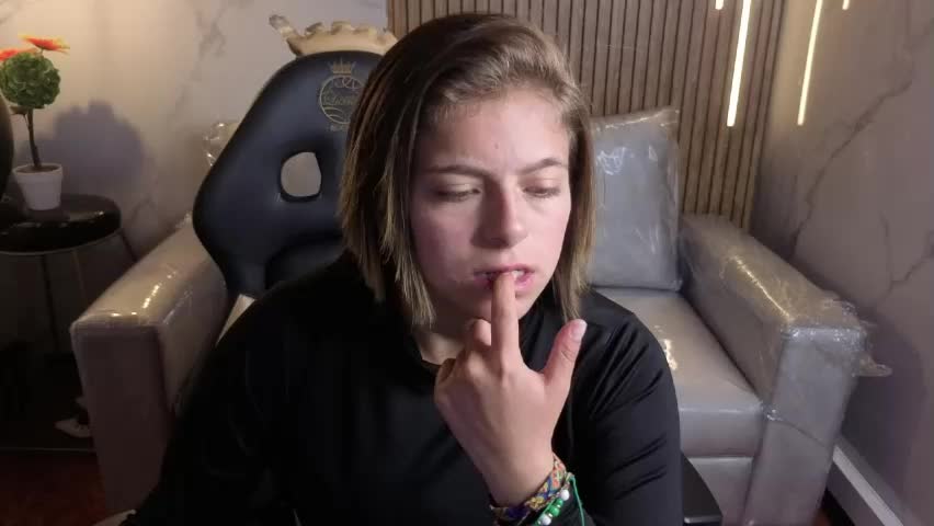 _kitten_1 Live Sex May 24, 2026