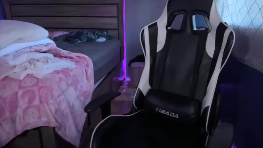 ajmiller25 Live Sex May 24, 2026