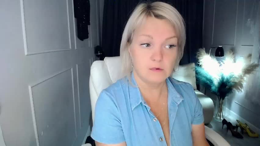 emmmam Live Sex May 25, 2026