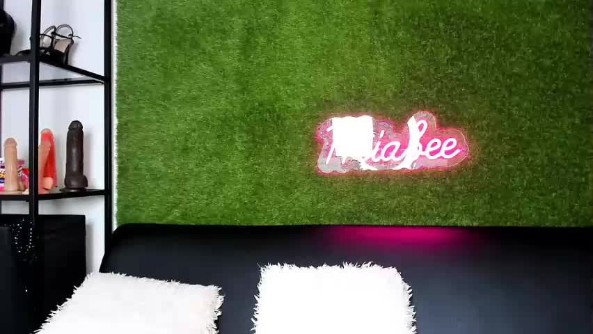 alexisbanx Live Sex May 25, 2026