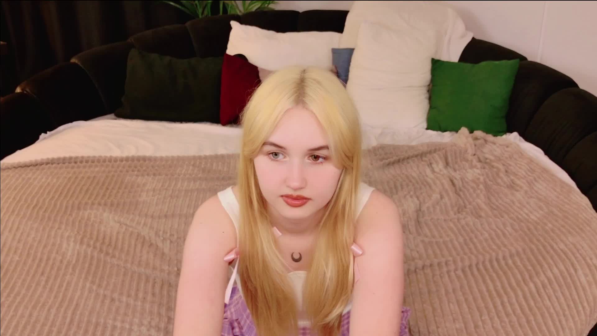 LillyEyess Live Sex May 27, 2026