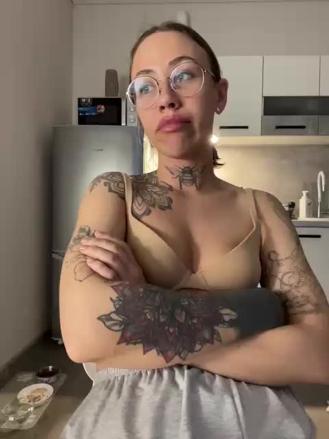 v_-_-_v Live Sex May 31, 2026