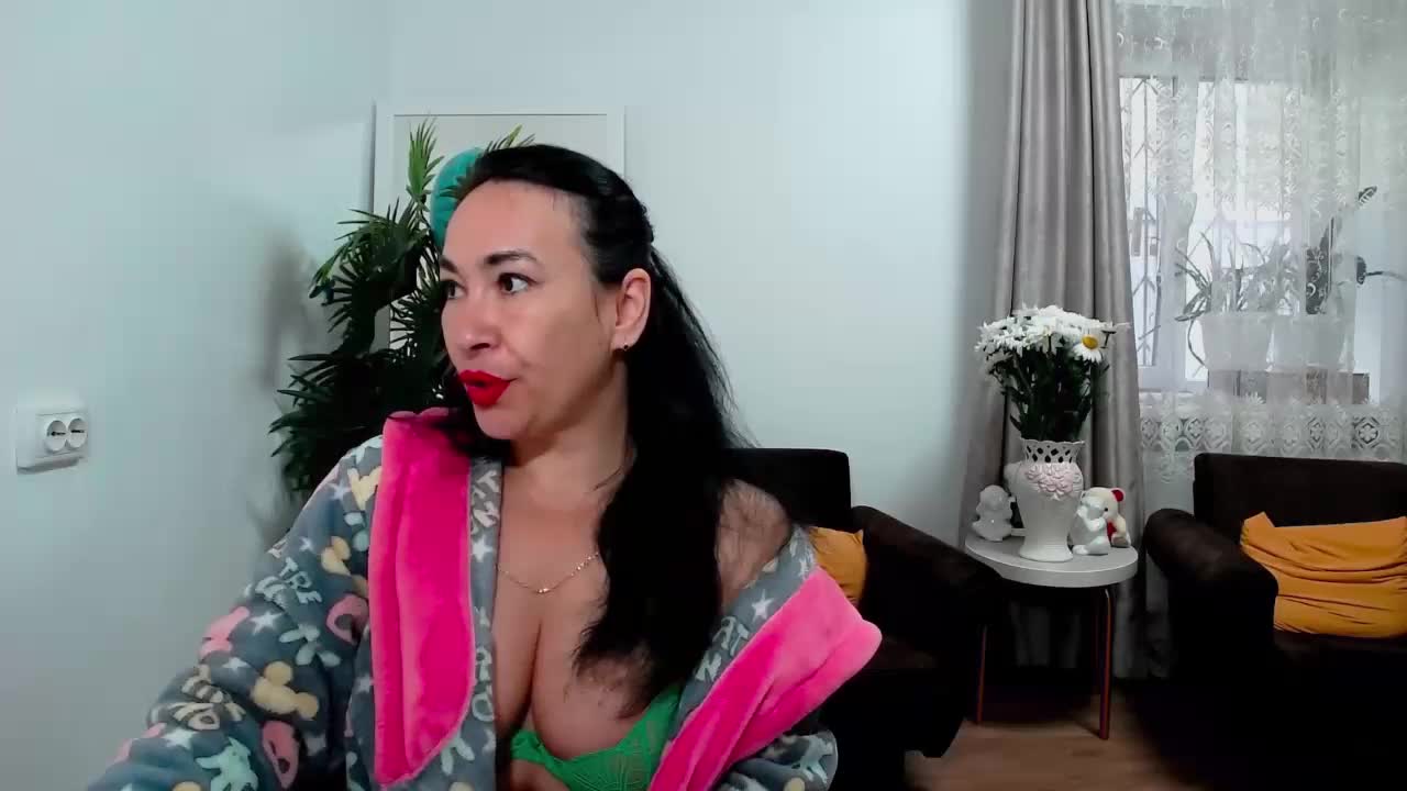 Nymphomani Live Sex June 4, 2026