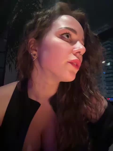 MiniNika Live Sex June 5, 2026