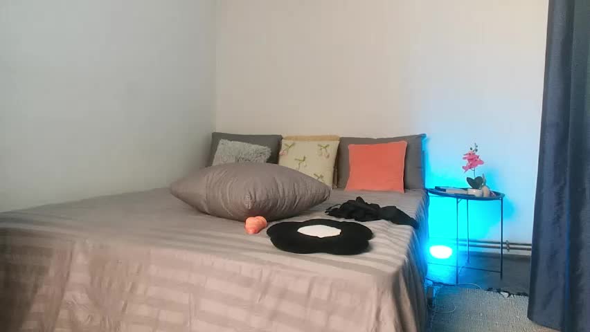 smalldoll7 Live Sex June 6, 2026