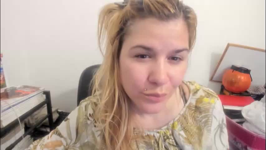 artsyandcraftsy_ Live Sex June 6, 2026