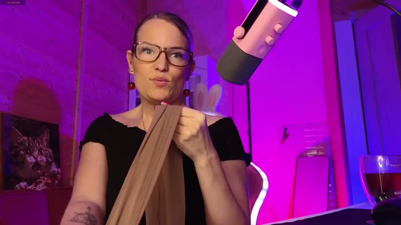 Findom_Lady_Shine Live Sex June 7, 2026