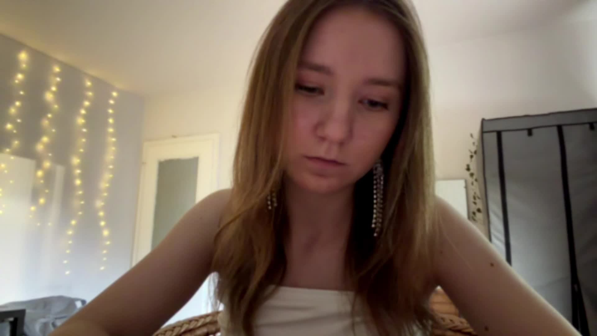 lisasmall Live Sex June 8, 2026