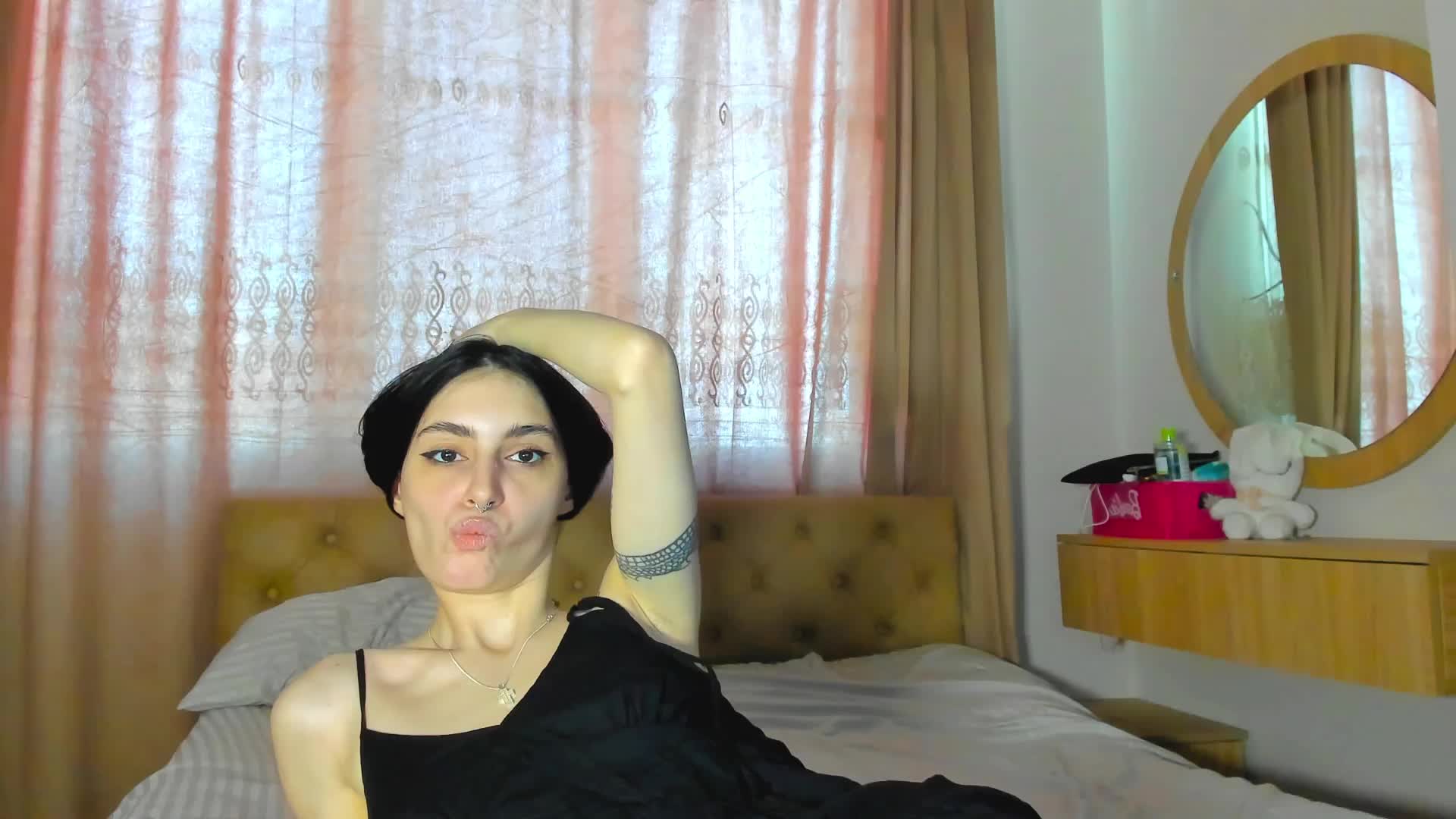 lesyalis Live Sex June 8, 2026