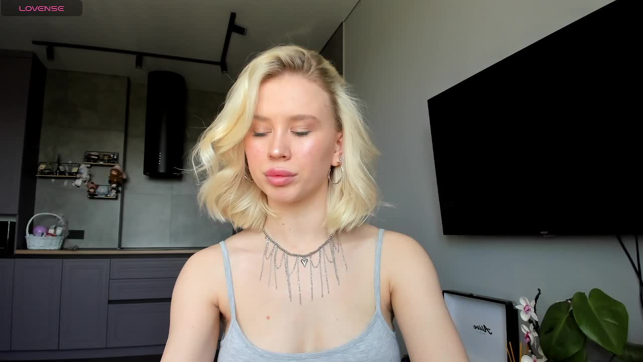 Sunlovv Live Sex June 8, 2026
