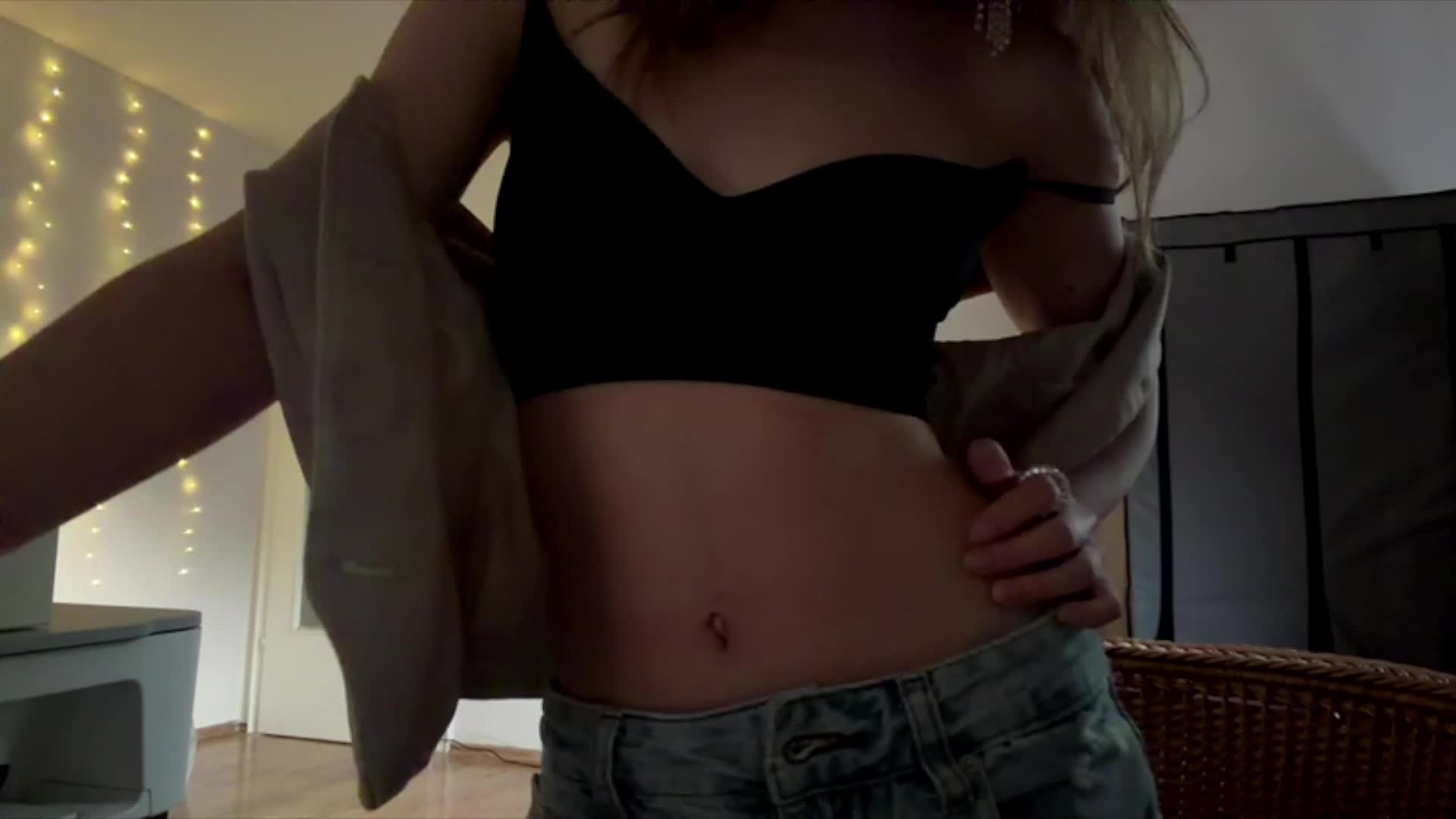 lisasmall Live Sex June 9, 2026