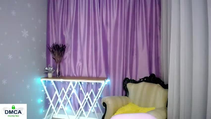 queen_a_n_i Live Sex June 9, 2026