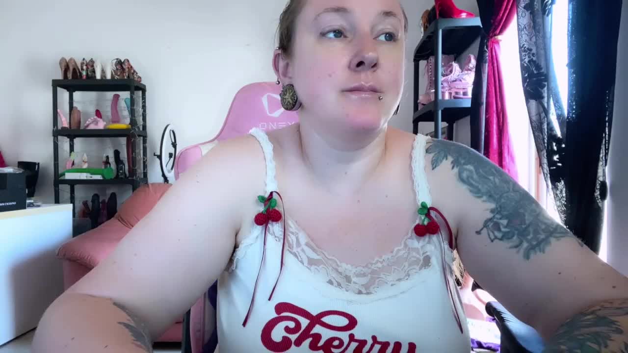 NylonQueen Live Sex June 11, 2026