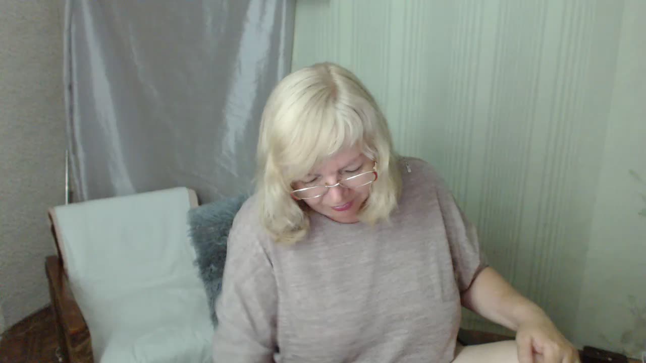 EvelynLoveShy Live Sex June 12, 2026