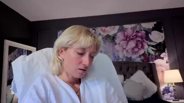 natalie_bitton Live Sex June 12, 2026