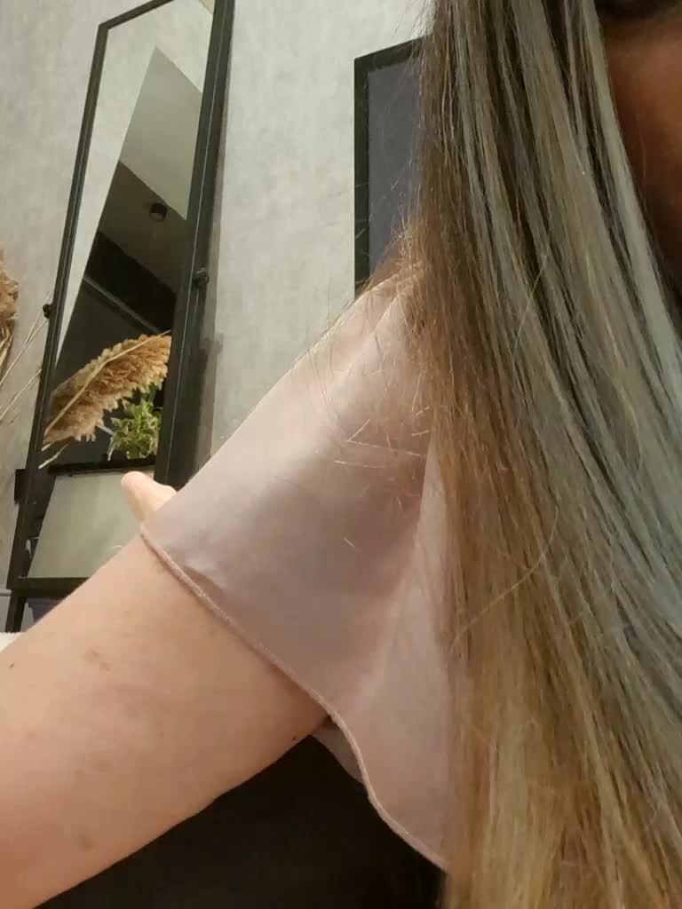 Sofaa Live Sex June 13, 2026