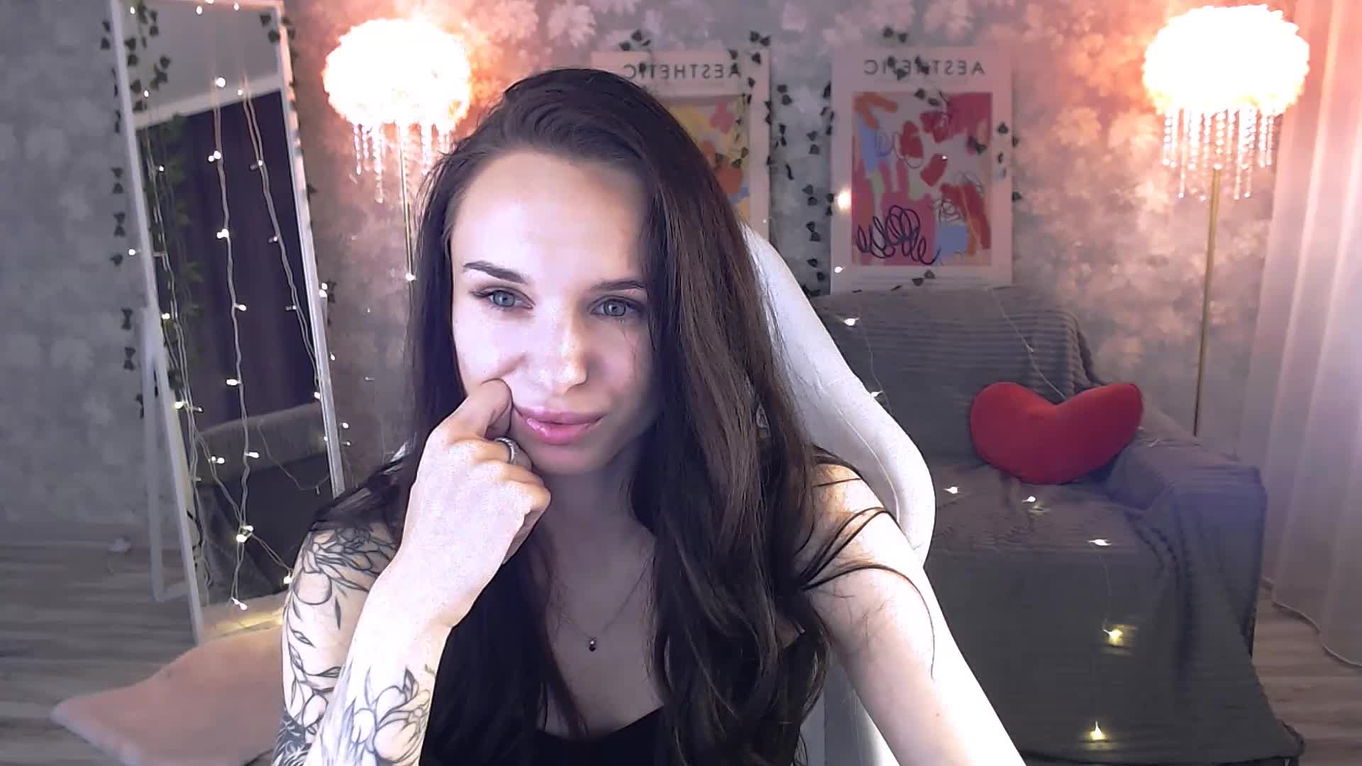 NicoleMerz Live Sex June 14, 2026