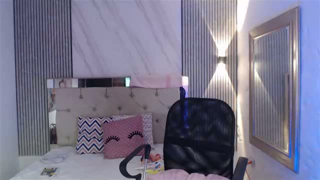 julieta__fox_ Live Sex June 15, 2026
