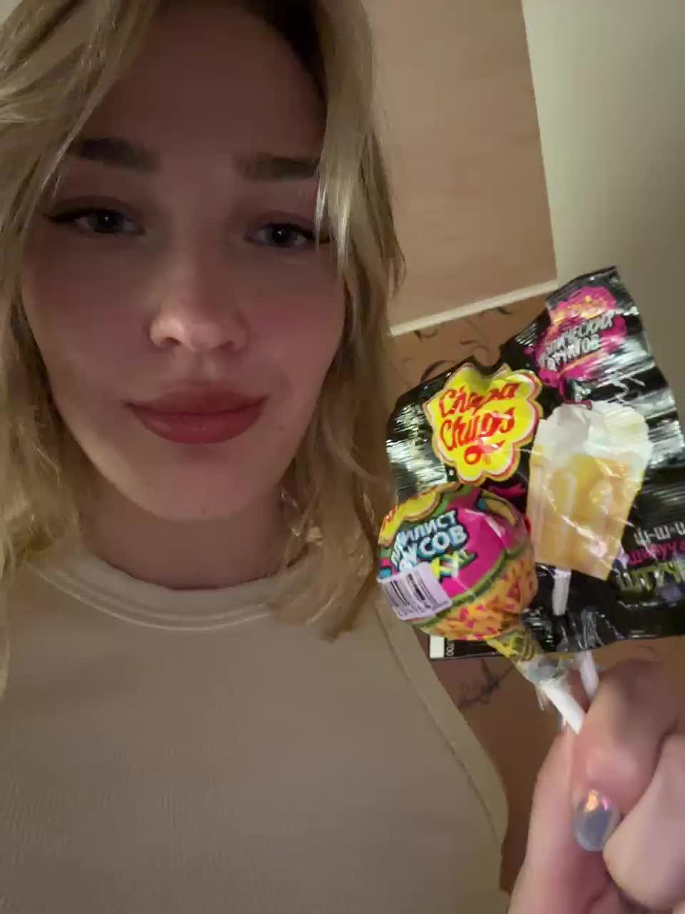 AlinnaAnnila Live Sex June 15, 2026